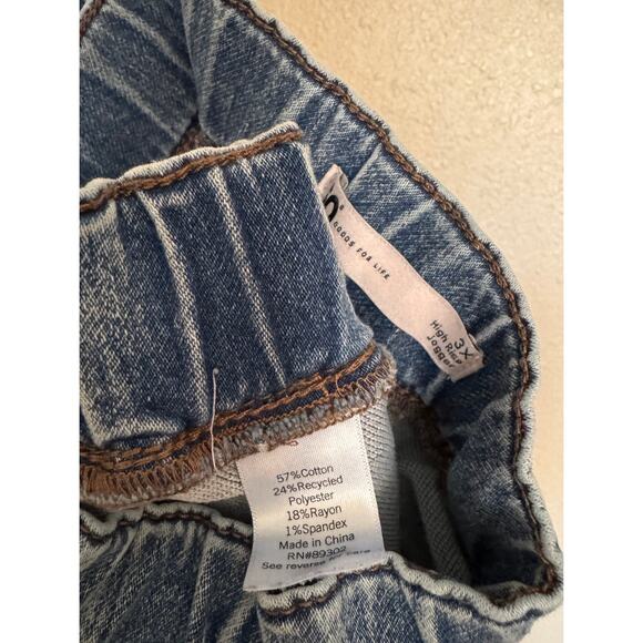 SO Women’s 3X High Rise Denim Joggers runs bigger – Light Wash - EUC - Picture 5 of 6